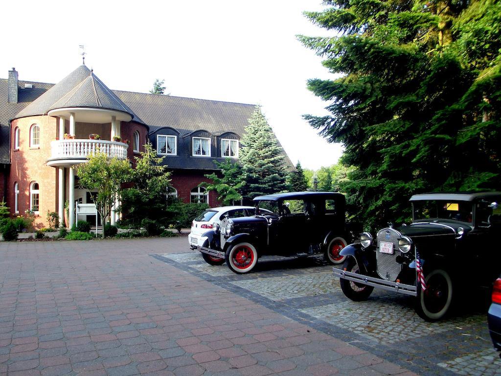 Hotel Und Restaurant Waldschloesschen Crivitz Extérieur photo